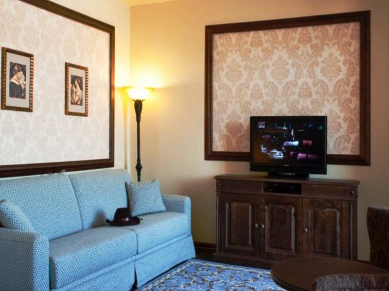 فندق بورت أفينتورا لوسيز مينشين - شامل تذاكر منتزه بورت أفينتورا سالو المظهر الخارجي الصورة
